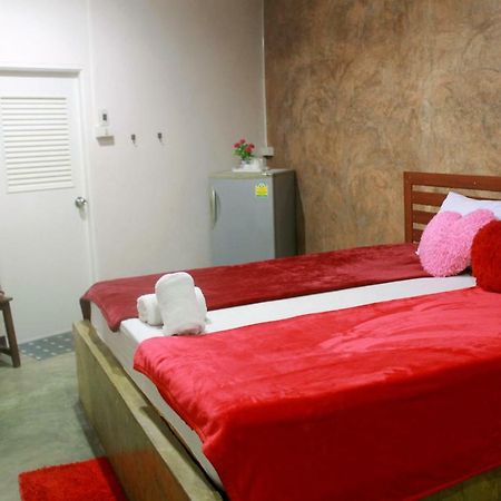 אמפווה Ban Khun Rin Homestay מראה חיצוני תמונה