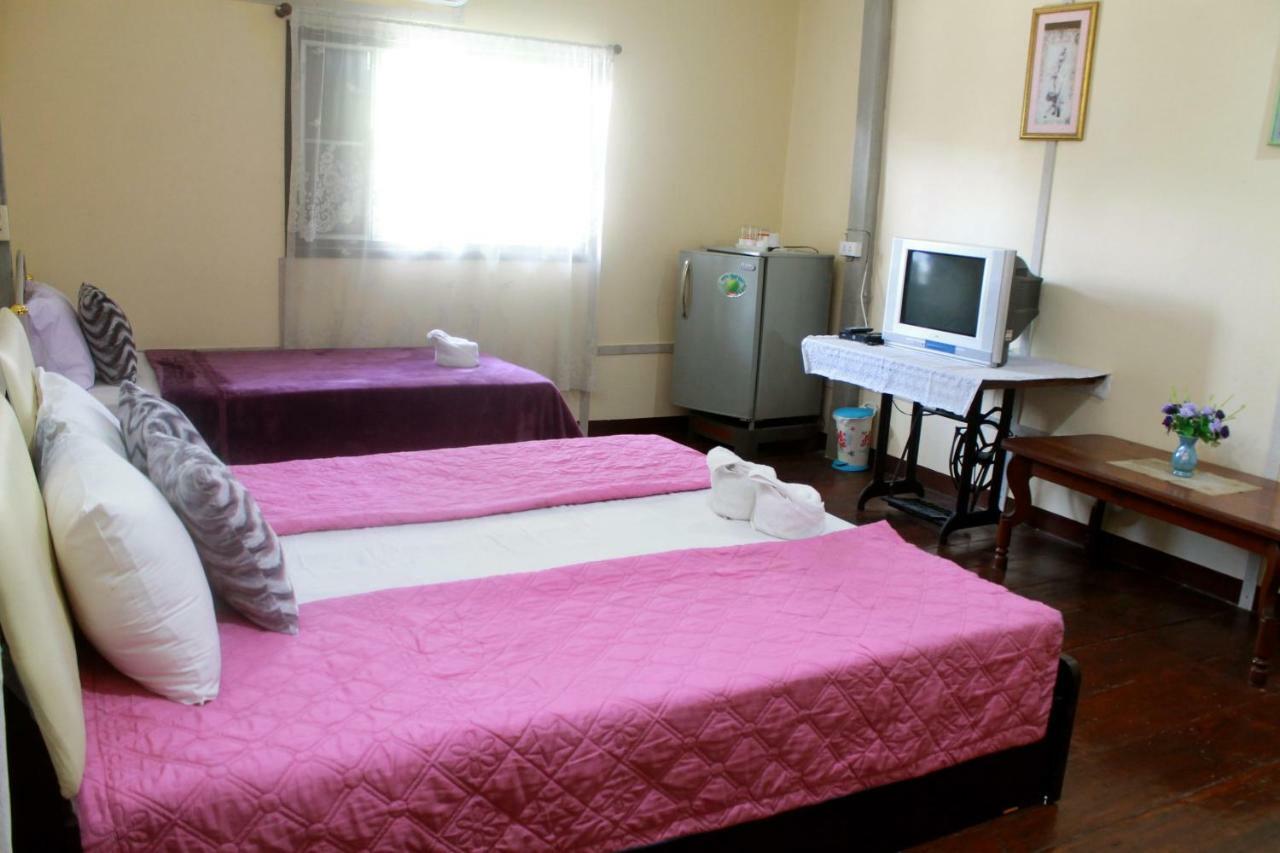 אמפווה Ban Khun Rin Homestay מראה חיצוני תמונה