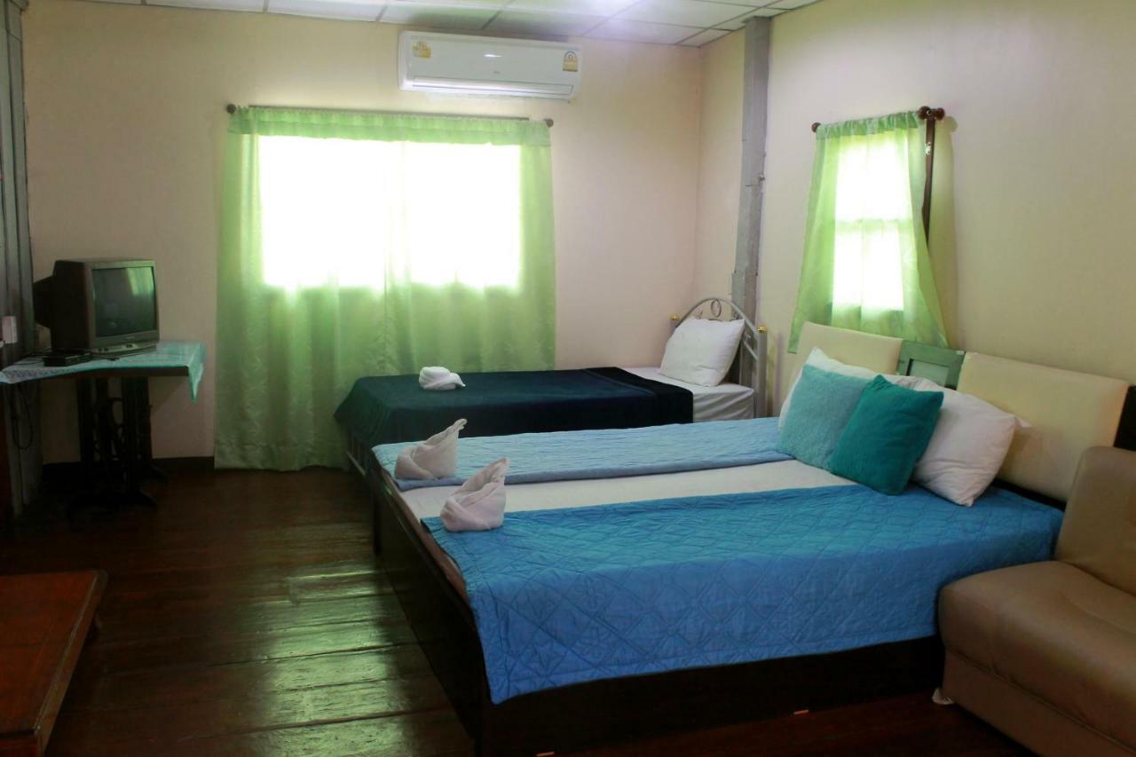 אמפווה Ban Khun Rin Homestay מראה חיצוני תמונה